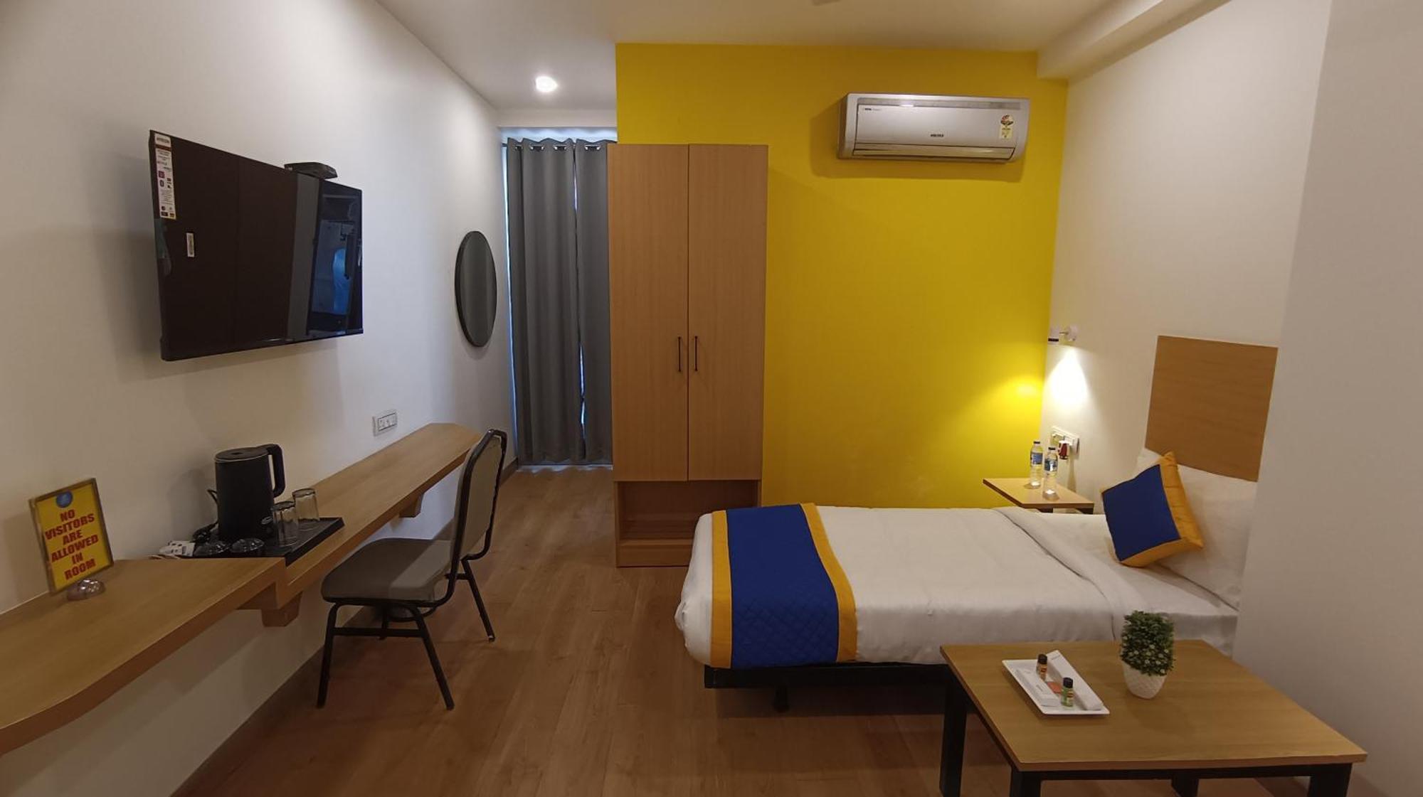 Aamantran Residency Hotel, Sohna Road, Sector 49, Gurugram Gurgaon Exterior foto